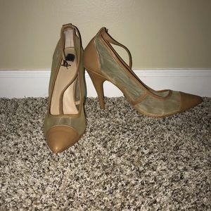 Victoria’s Secret Tan Mesh Pumps